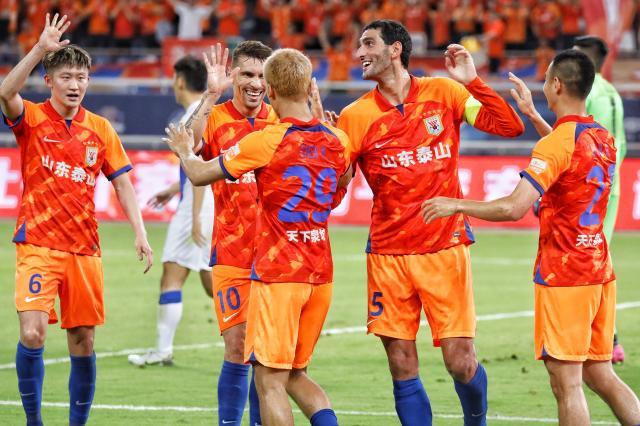 开云-爱游戏-尴尬！中超结束3队还要多踢1个月 要不要改跨年？