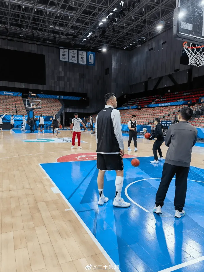 开云体育平台-媒体人谈北京男篮队内伤病情况：翟晓川也拉伤了