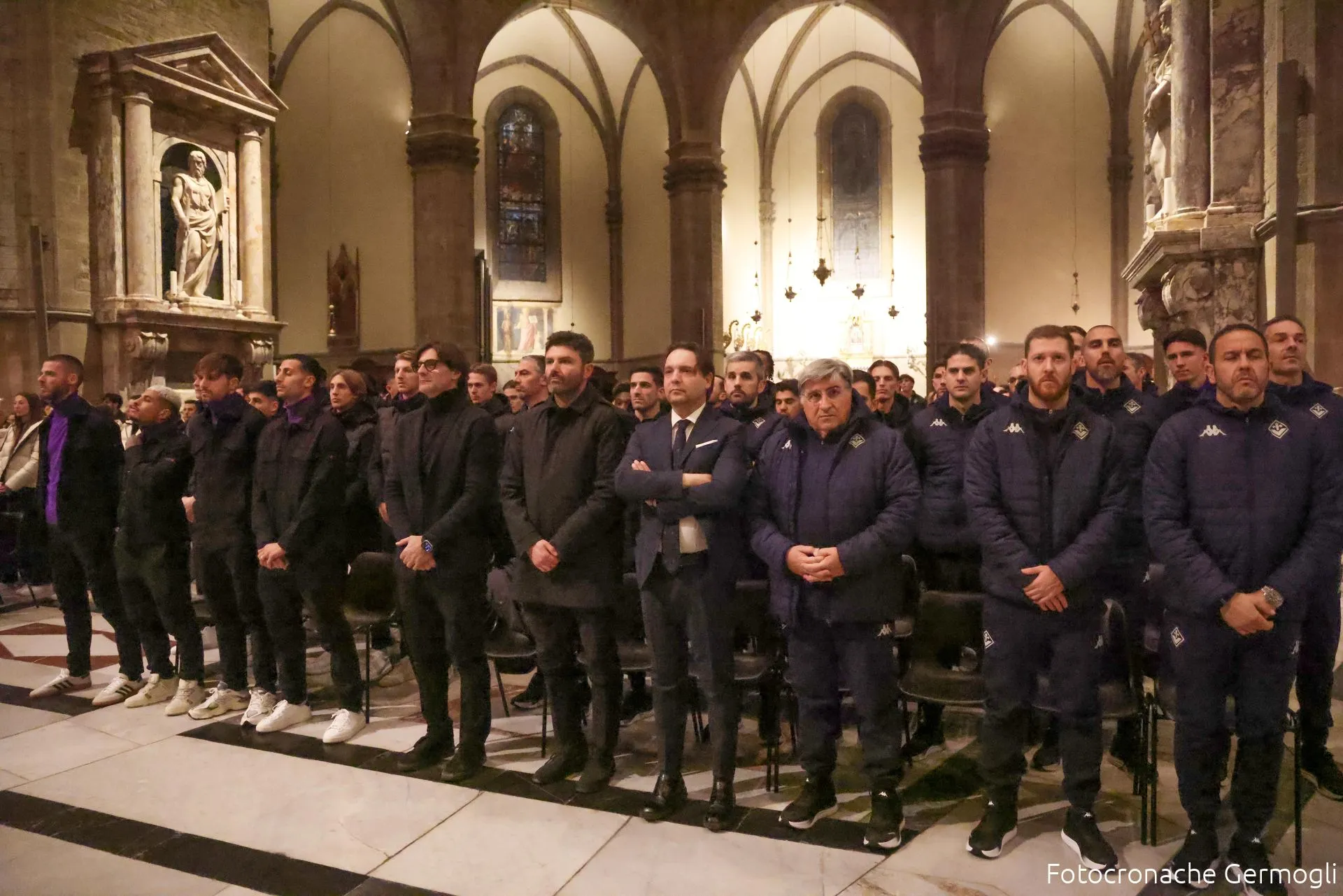 开云-爱游戏-佛罗伦萨为离世的俱乐部主席罗科-科米索举行追悼会